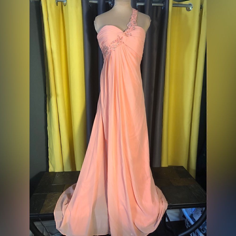 Peach bridesmaid/prom dress in peach